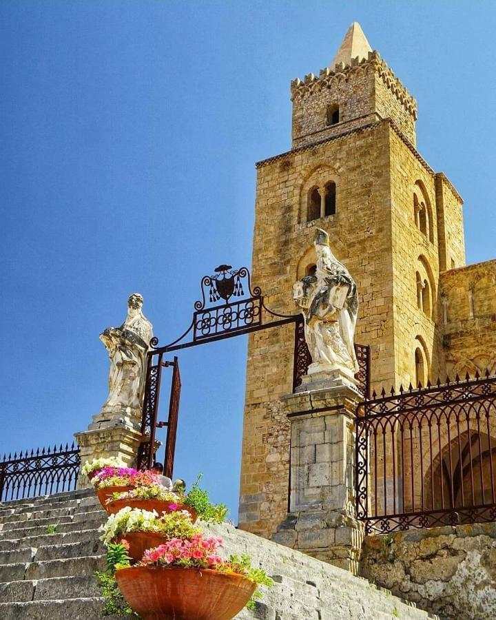Familyholidays La Finestra Di Fronte Cefalù Eksteriør billede