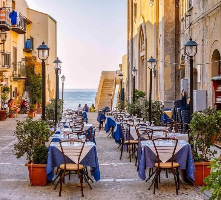 Familyholidays La Finestra Di Fronte Cefalù Eksteriør billede