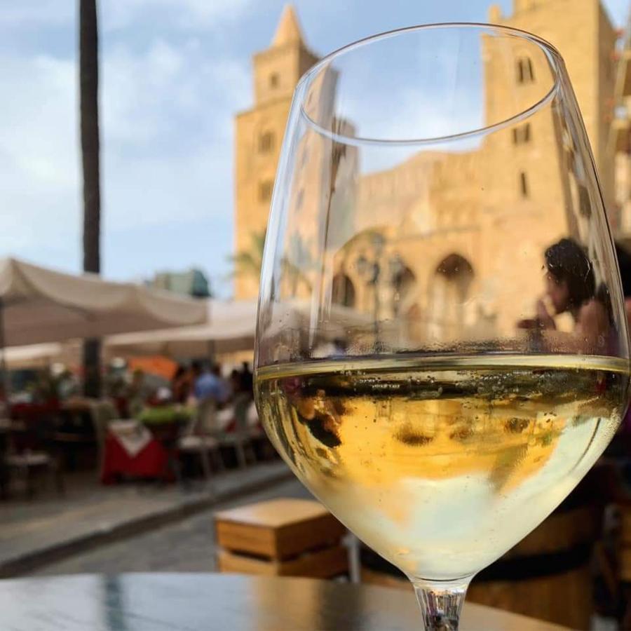 Familyholidays La Finestra Di Fronte Cefalù Eksteriør billede